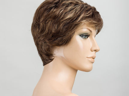 Peluca Spa Soft de Ellen Wille, color Nougat Rooted, vista en maniquí