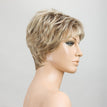 Sandyblonde Rooted