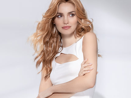 Peluca Sparkle Deluxe de Ellen Wille, color Toffeeblonde Rooted, fotografía de modelo
