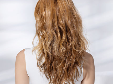 Peluca Sparkle Deluxe de Ellen Wille, color Toffeeblonde Rooted, fotografía de modelo
