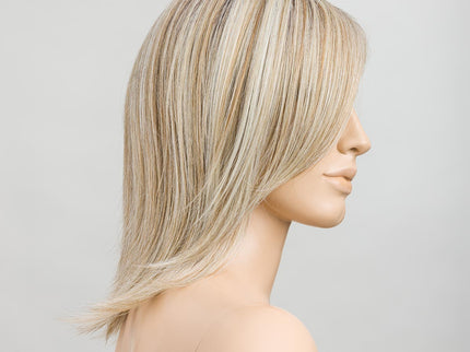 Peluca Whisper Comfort de Ellen Wille, color Pearlblonde Rooted, vista en maniquí