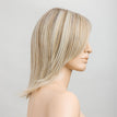 Pearlblonde Rooted
